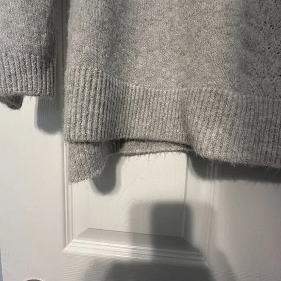 LC Lauren Conrad Gray Oversized V-Neck Sweater Size XL - Picture 4 of 8